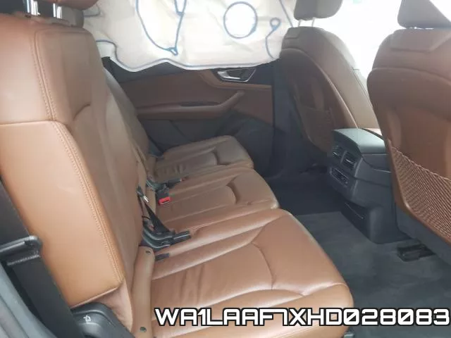WA1LAAF7XHD028083_6.webp