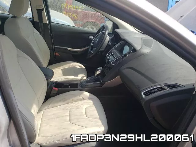 1FADP3N29HL200061_5.webp