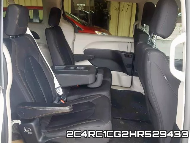 2C4RC1CG2HR529433_6.webp