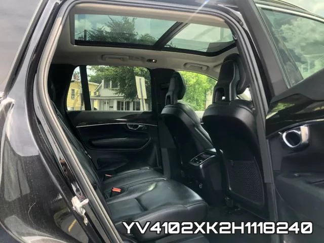 YV4102XK2H1118240_7.webp
