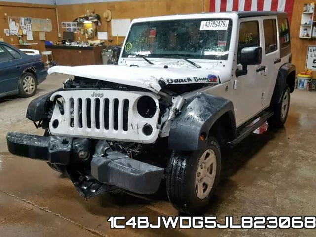 1C4BJWDG5JL823068_2.webp