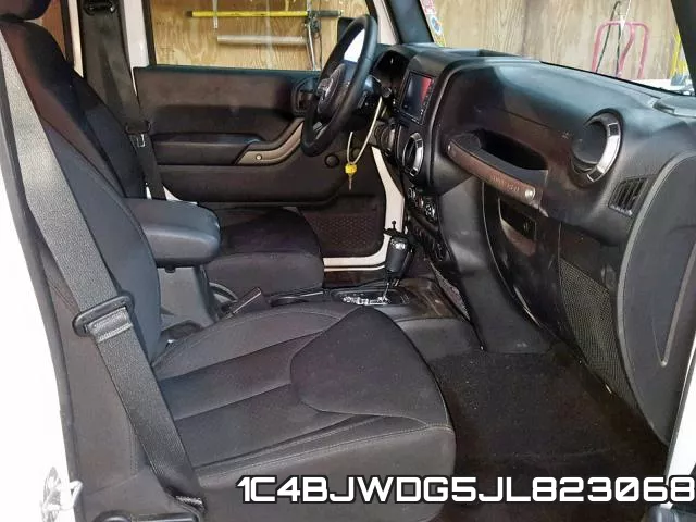 1C4BJWDG5JL823068_5.webp