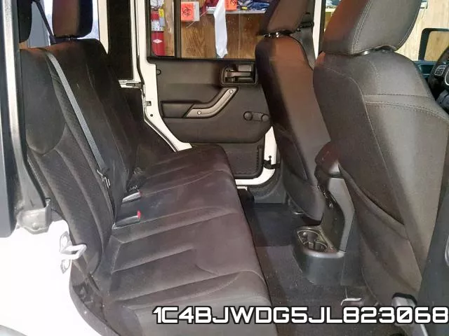1C4BJWDG5JL823068_6.webp