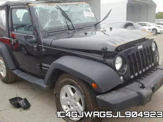 1C4GJWAG5JL904923_9.webp