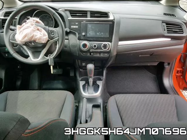 3HGGK5H64JM707696_9.webp
