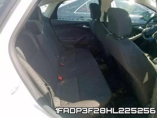1FADP3F28HL225256_6.webp