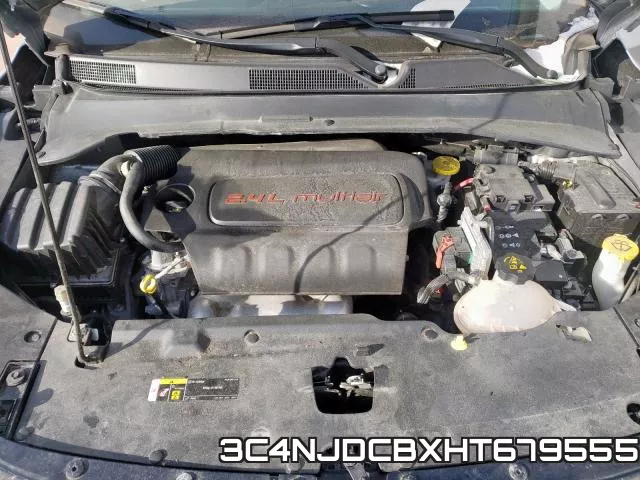 3C4NJDCBXHT679555_7.webp