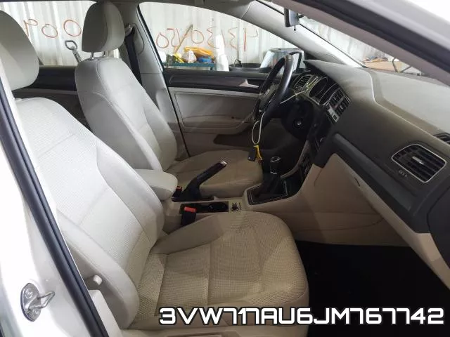 3VW717AU6JM767742_5.webp