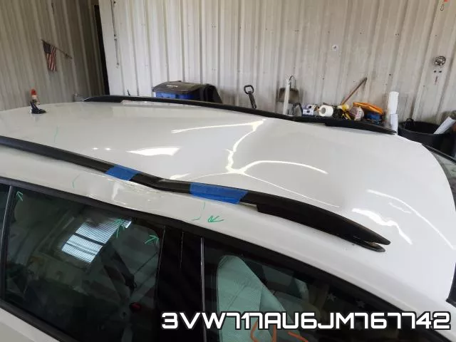 3VW717AU6JM767742_9.webp