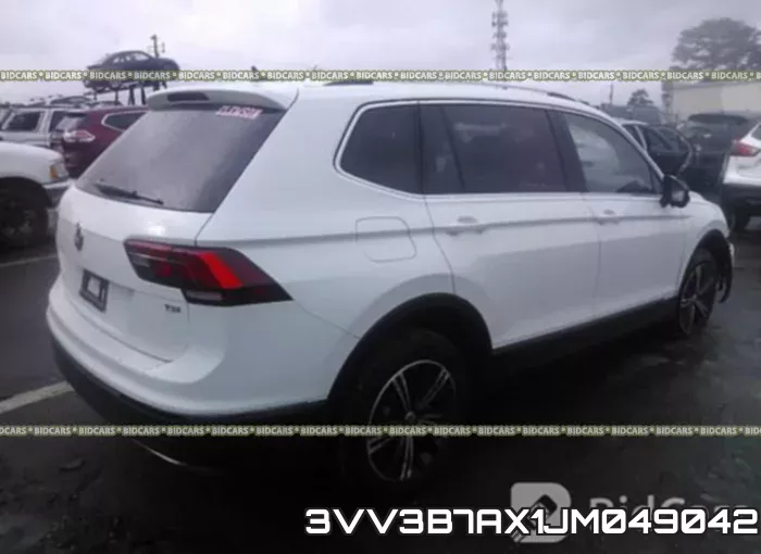 3VV3B7AX1JM049042_4.webp