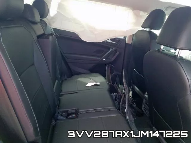 3VV2B7AX1JM147225_6.webp