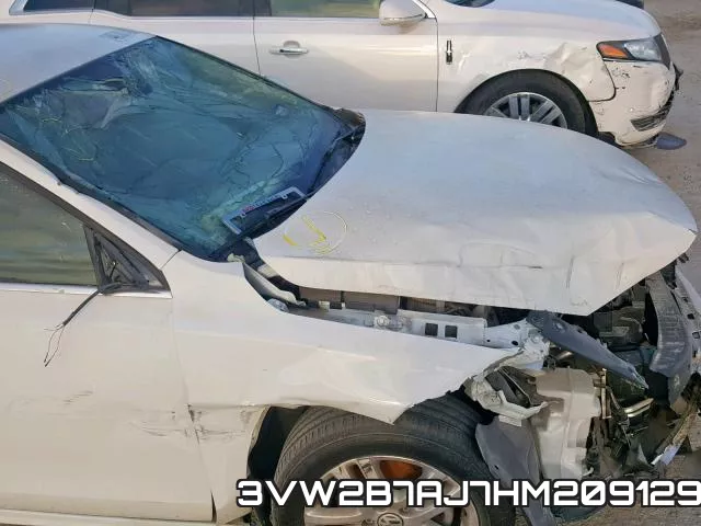 3VW2B7AJ7HM209129_9.webp