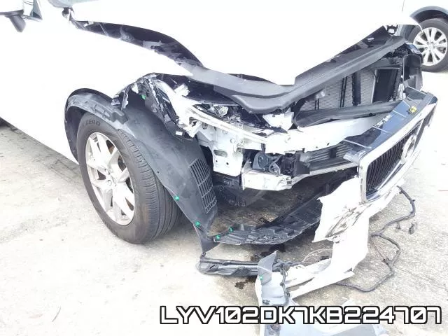 LYV102DK7KB224707_9.webp