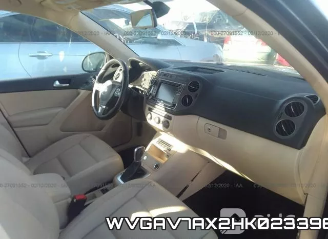 WVGAV7AX2HK023396_5.webp