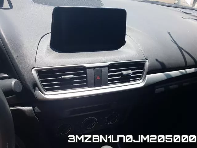 3MZBN1U70JM205000_9.webp