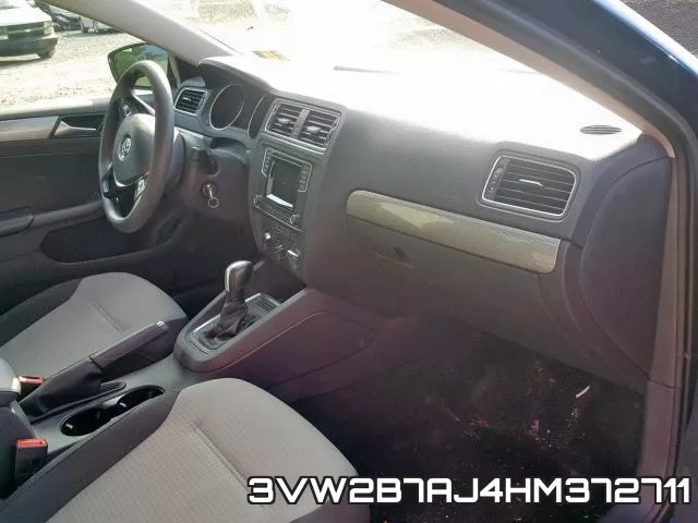 3VW2B7AJ4HM372711