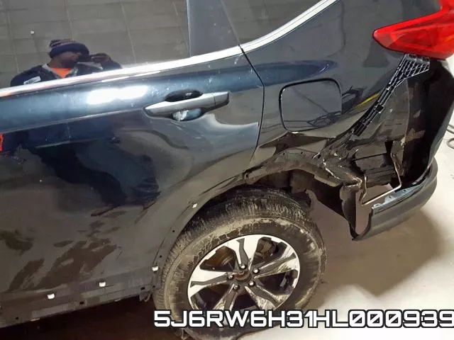 5J6RW6H31HL000939_9.webp