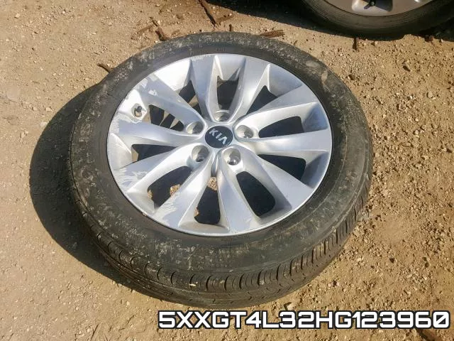 5XXGT4L32HG123960_9.webp