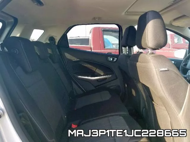 MAJ3P1TE1JC228665_6.webp