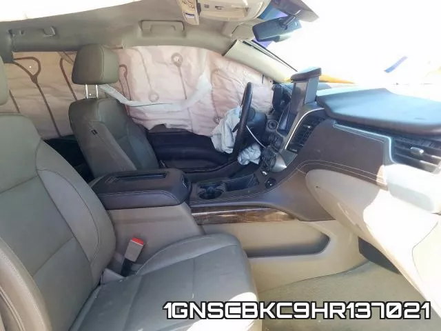 1GNSCBKC9HR137021_5.webp