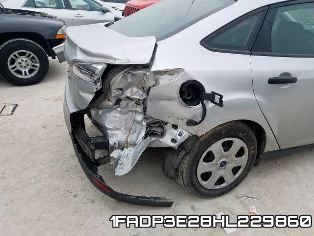 1FADP3E28HL229860_9.webp