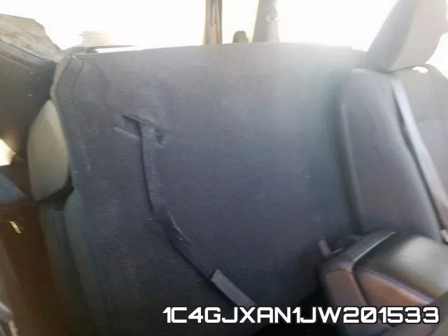 1C4GJXAN1JW201533_6.webp