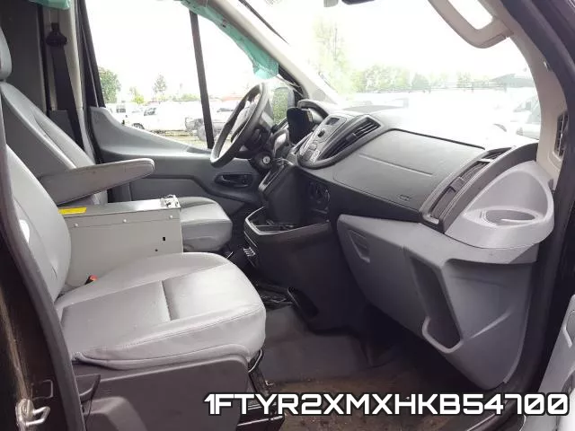 1FTYR2XMXHKB54700_5.webp