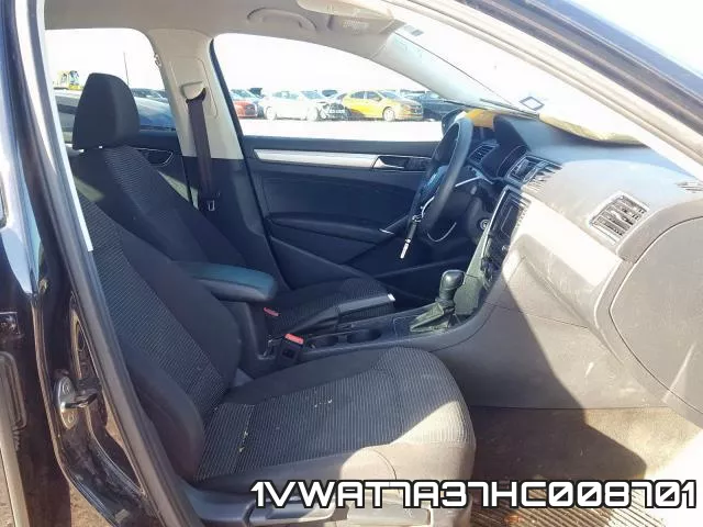 1VWAT7A37HC008701_5.webp