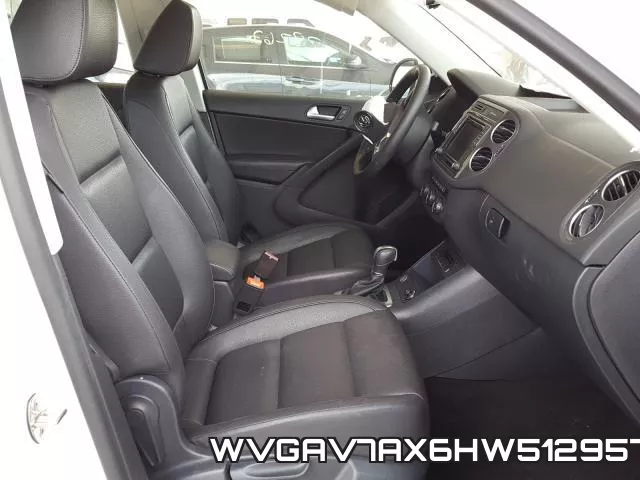 WVGAV7AX6HW512957_5.webp