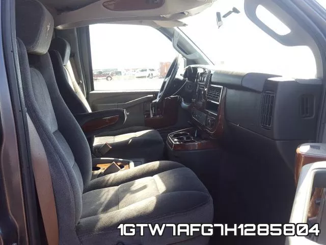 1GTW7AFG7H1285804_5.webp