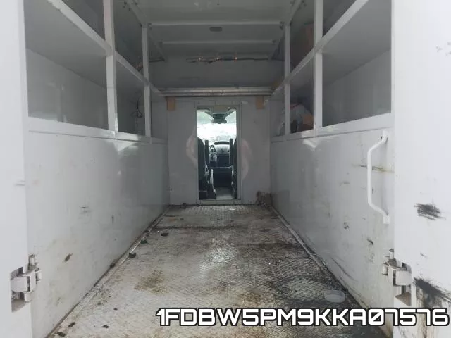 1FDBW5PM9KKA07576