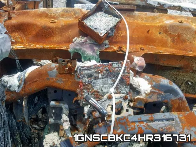 1GNSCBKC4HR316731_8.webp