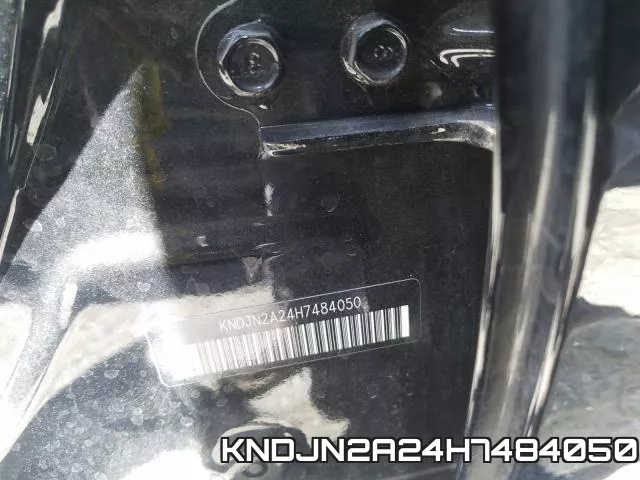 KNDJN2A24H7484050_10.webp