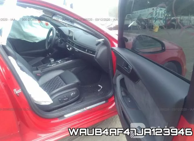 WAUB4AF47JA123946_5.webp
