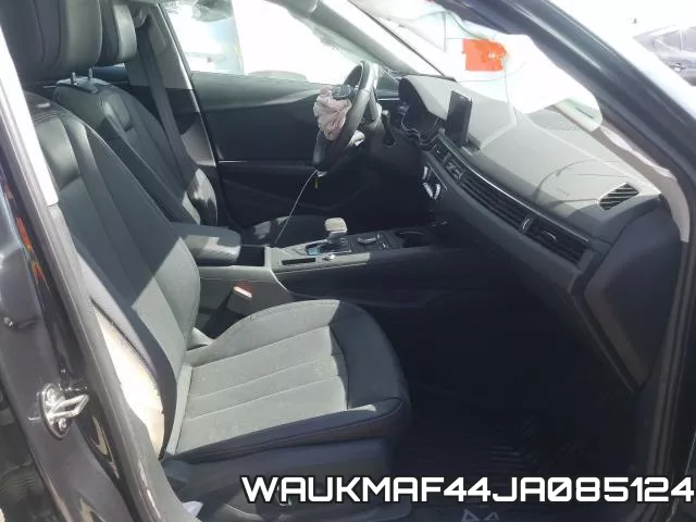 WAUKMAF44JA085124_5.webp