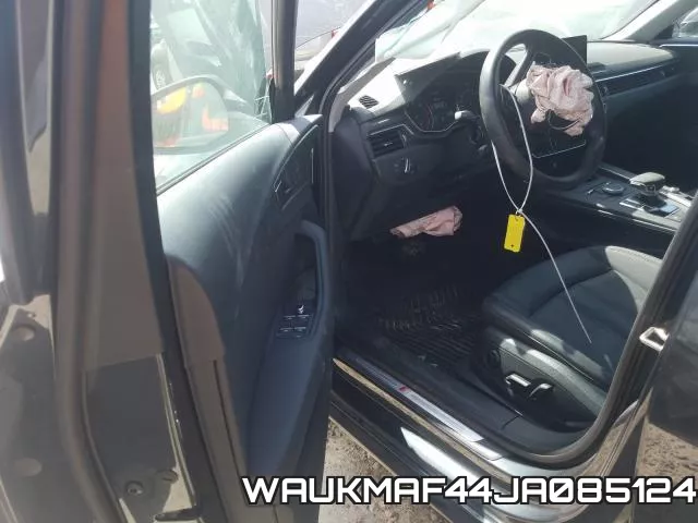 WAUKMAF44JA085124_9.webp