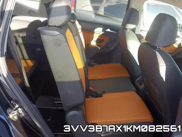 3VV3B7AX1KM082561_6.webp