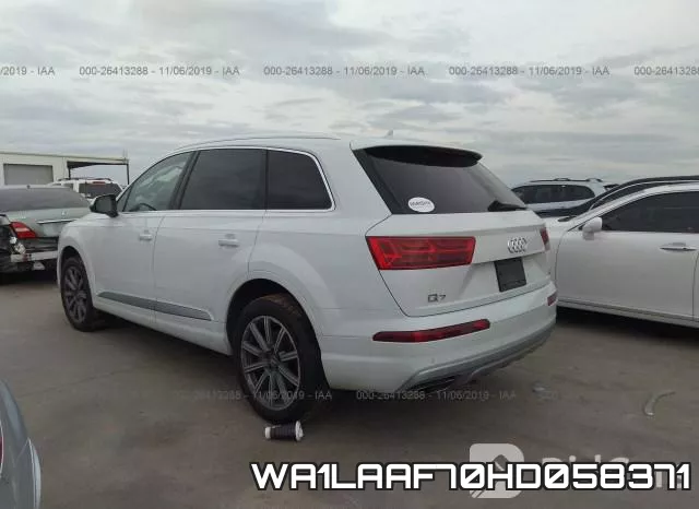 WA1LAAF70HD058371_3.webp