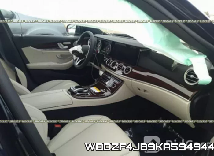WDDZF4JB9KA594944_5.webp