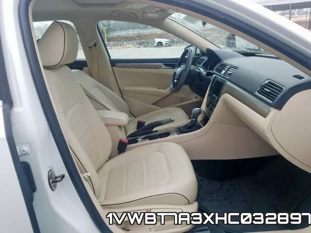 1VWBT7A3XHC032897_5.webp