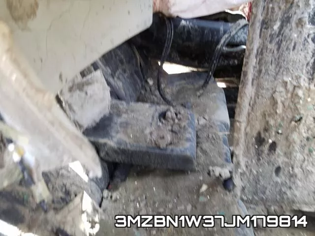 3MZBN1W37JM179814_6.webp