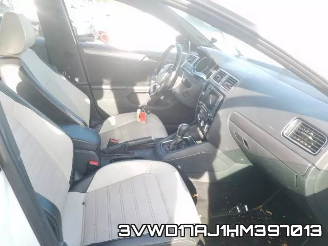 3VWD17AJ1HM397013_5.webp