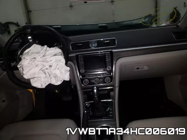 1VWBT7A34HC006019_9.webp