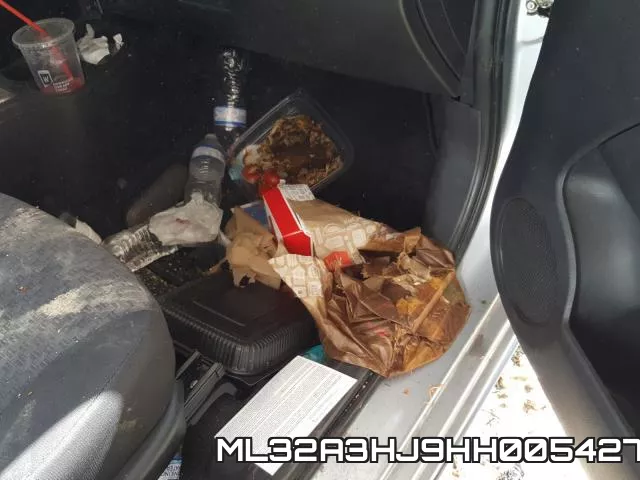 ML32A3HJ9HH005427_9.webp
