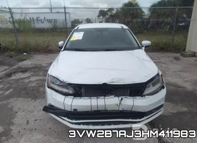 3VW2B7AJ3HM411983_6.webp