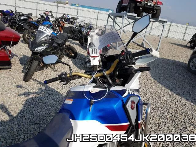 JH2SD0454JK200038_5.webp