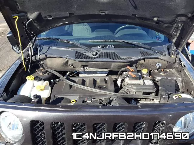 1C4NJRFB2HD174690_7.webp