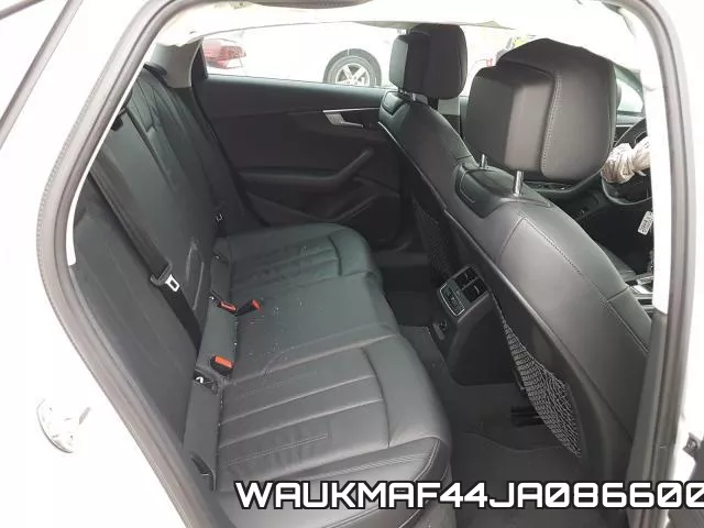 WAUKMAF44JA086600_6.webp