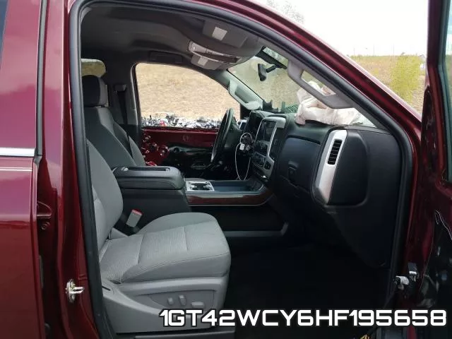 1GT42WCY6HF195658_5.webp