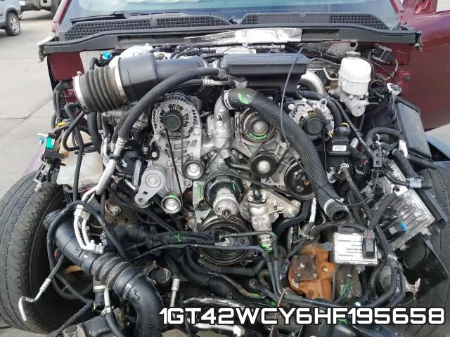 1GT42WCY6HF195658_7.webp
